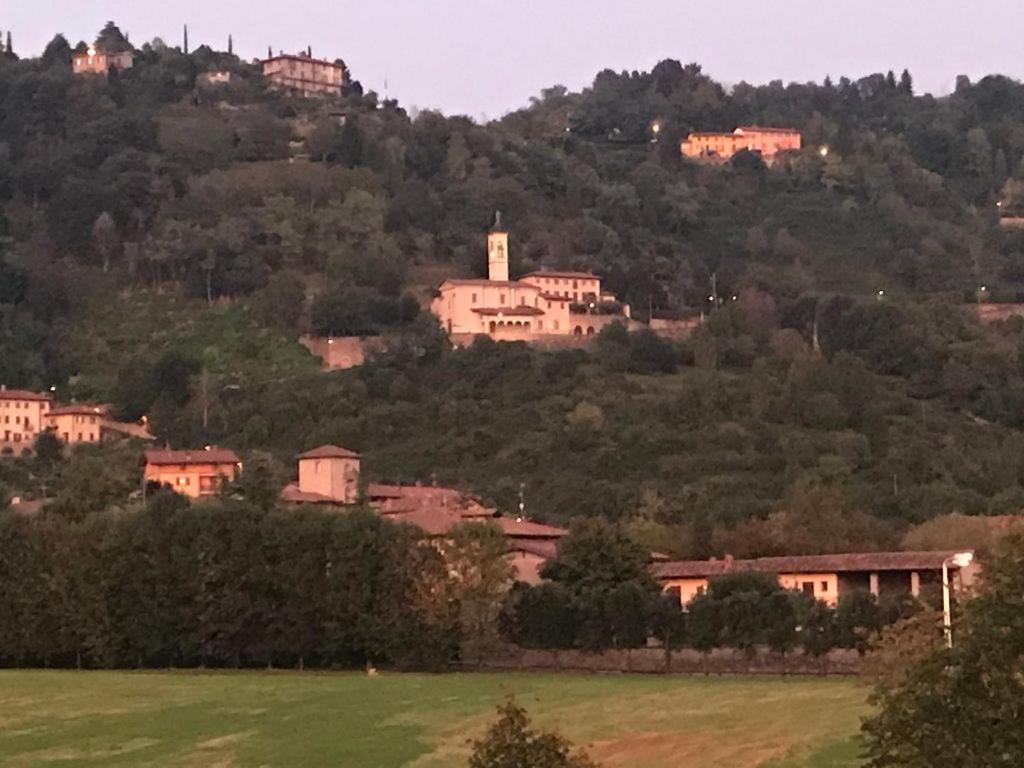 B&B I Colli Di Bergamo Alta Valbrembo Buitenkant foto